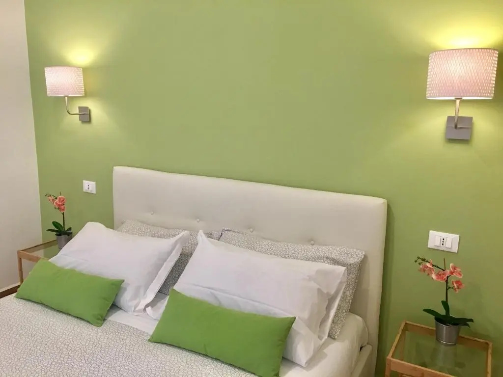 Deluxe Double room (full double bed)