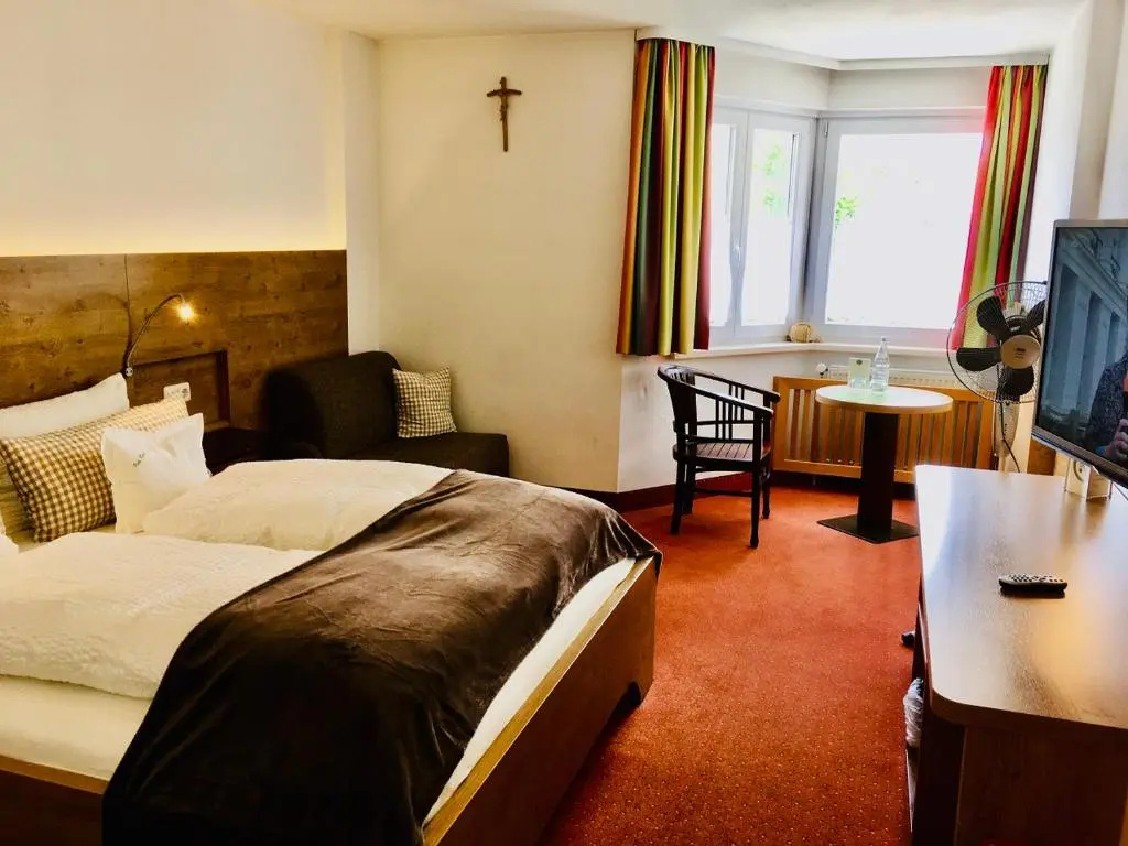 Standard Double room (full double bed)