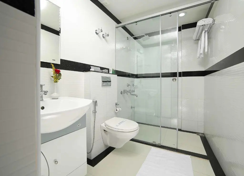 Executive Double room (full double bed)