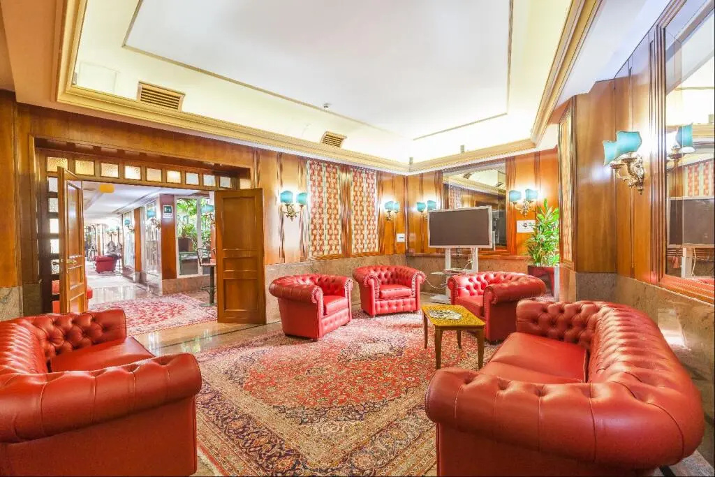 Hotel Galles — 2