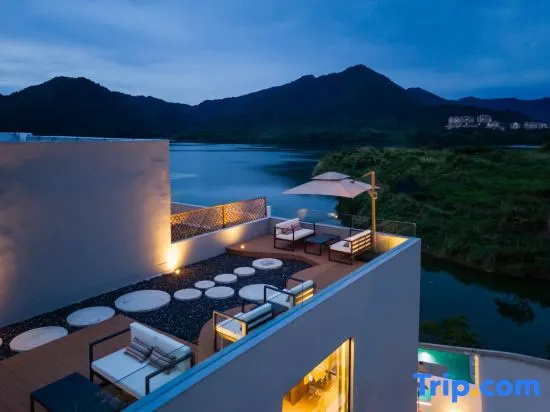 Huangshan Mountain and Lake Island Homestay in Huangshan