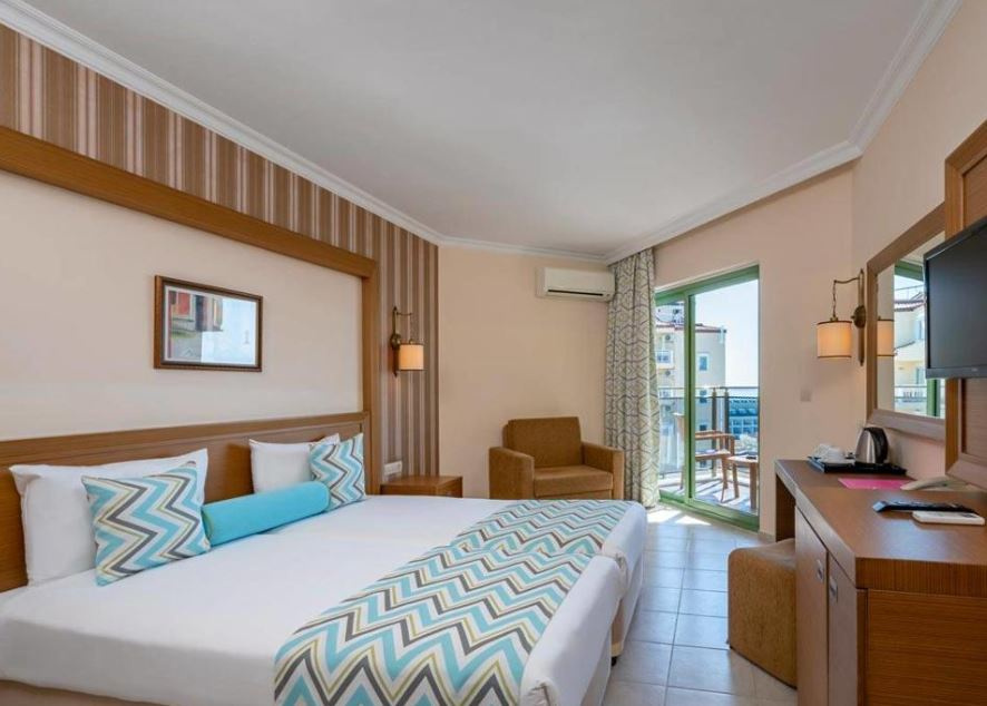 Standard Single room with partial sea view
