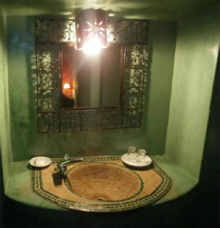 Economy room
