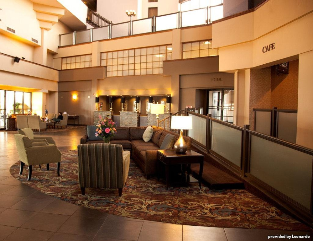 Lobby & Reception