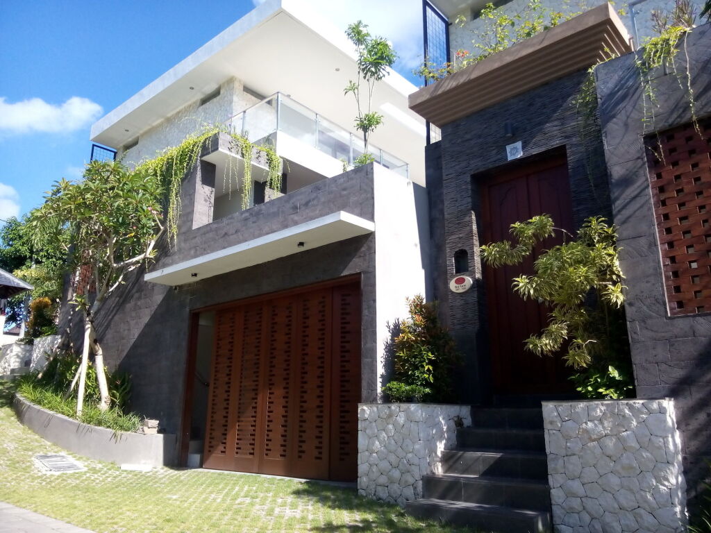 Royal Nyanyi Villa