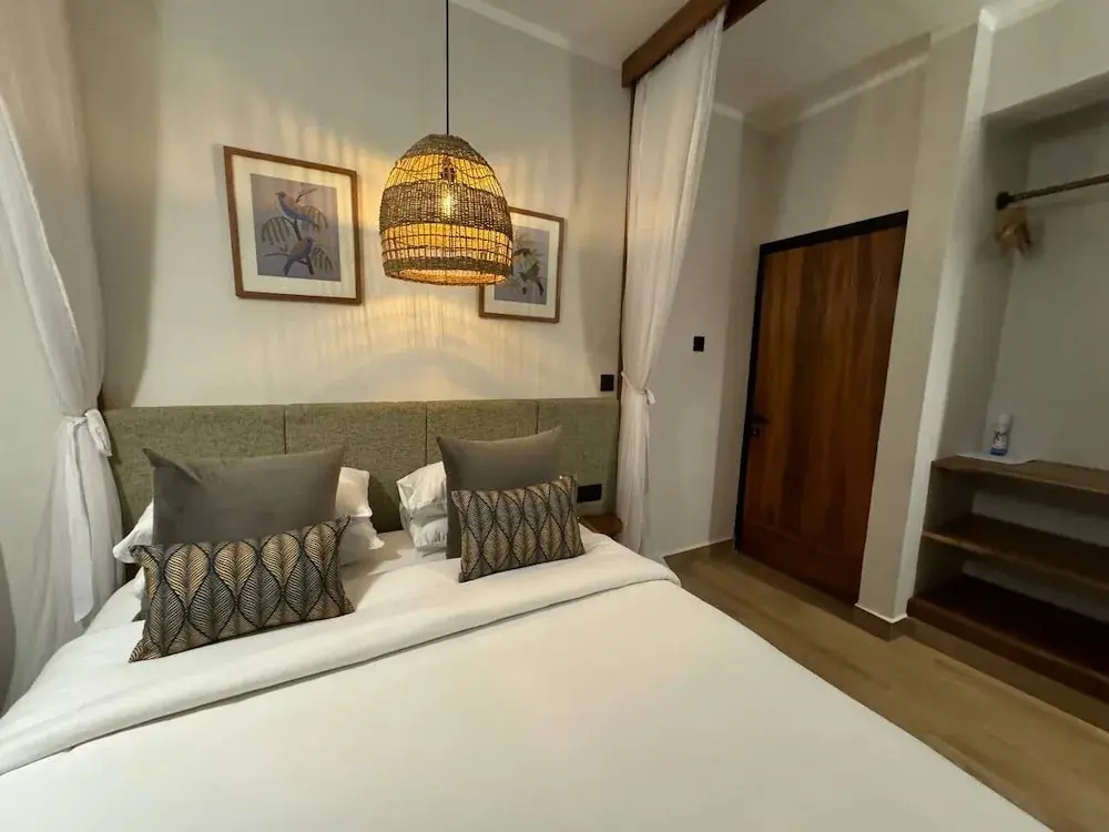 Classic Double room with garden view (full double bed)