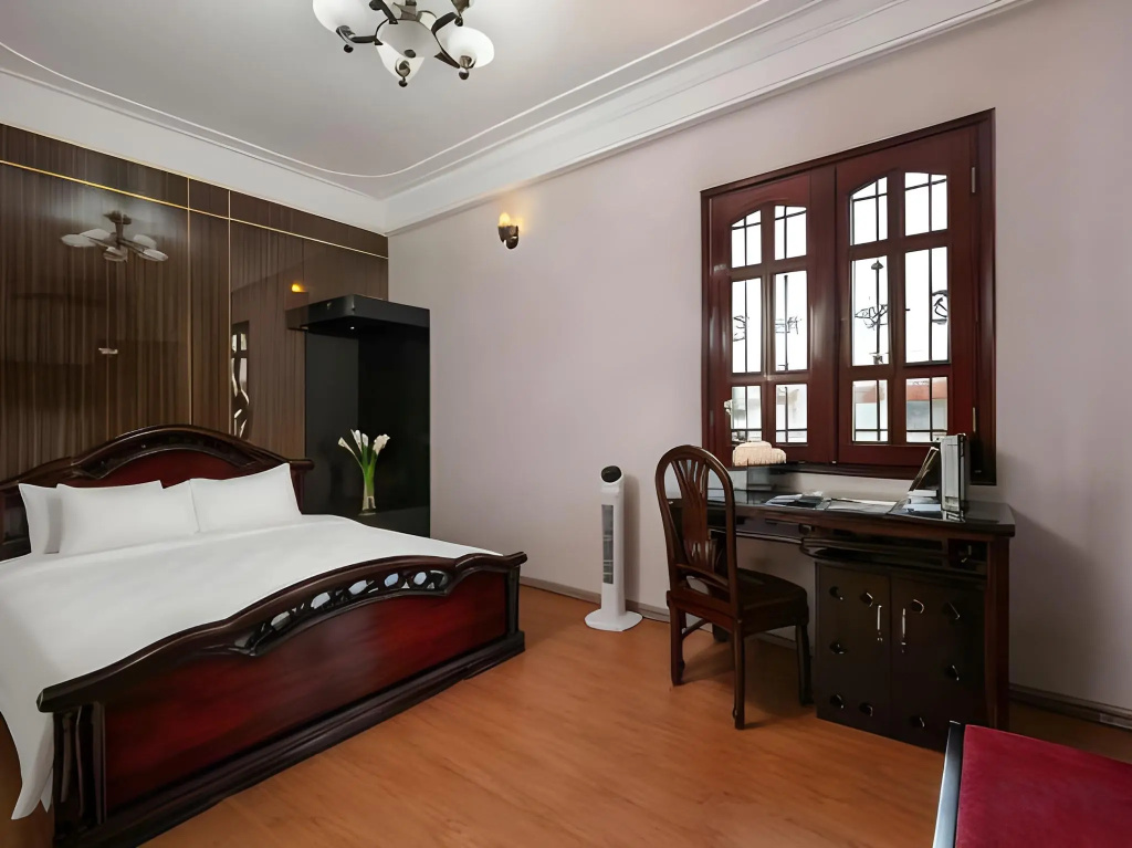 Отель Little Diamond Hotel в Ханое