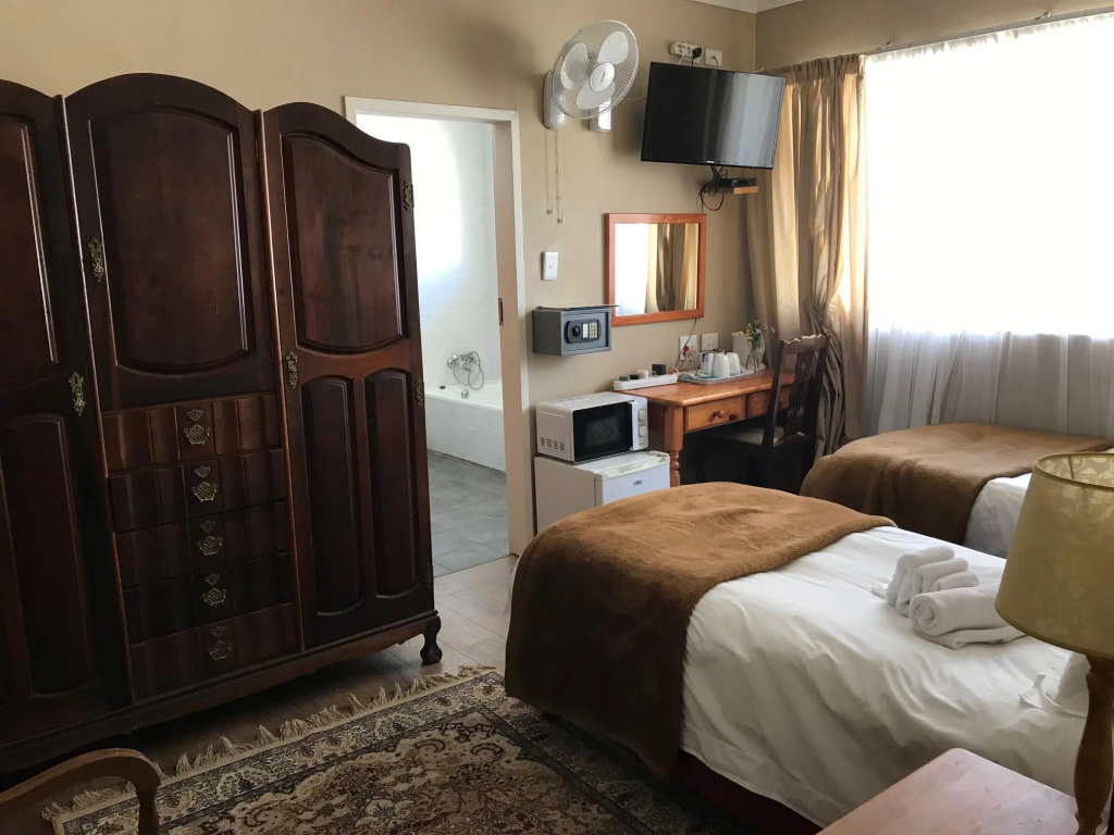5 Bedrooms Standard room