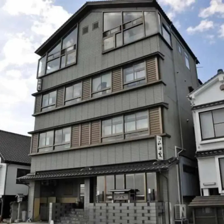 Mikaku no Oyado Yamadaya