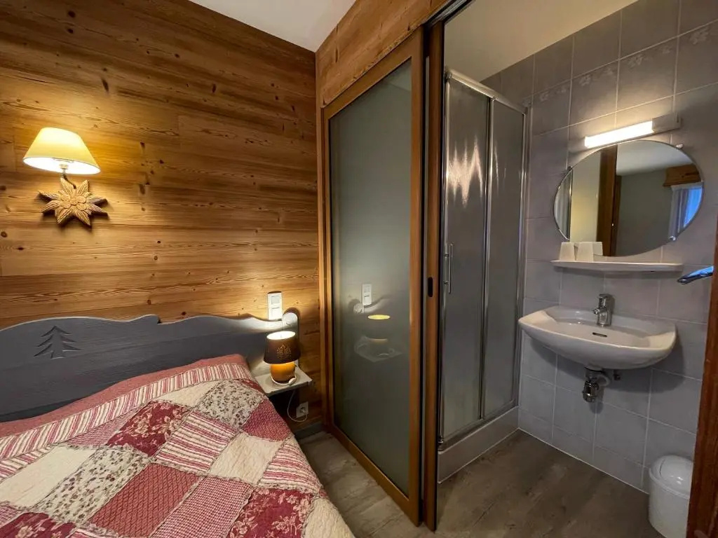 GROTTE AUX FEES D, appartement 6 pers, skis aux pieds