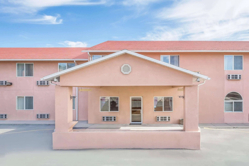 Super 8 by Wyndham Price by null