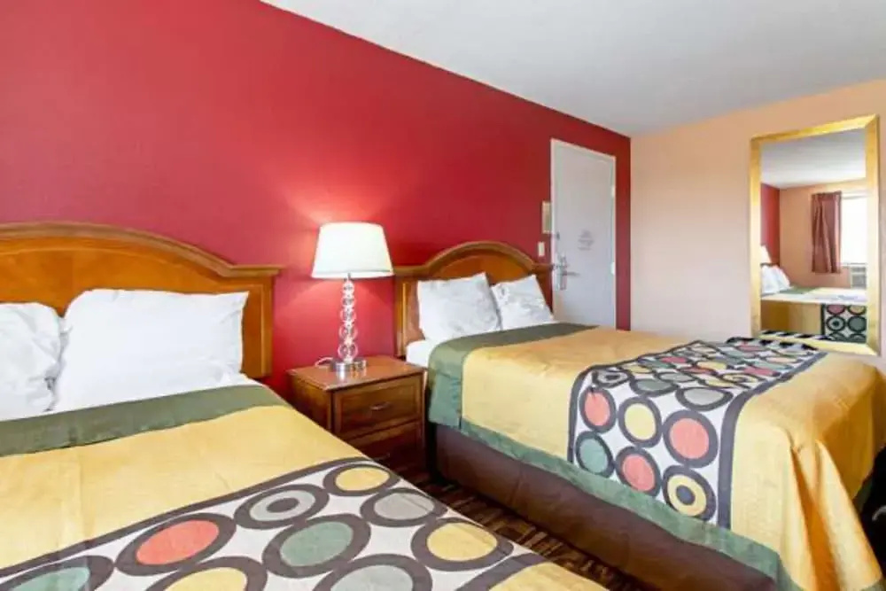 Utica Stay Inn - фото 4