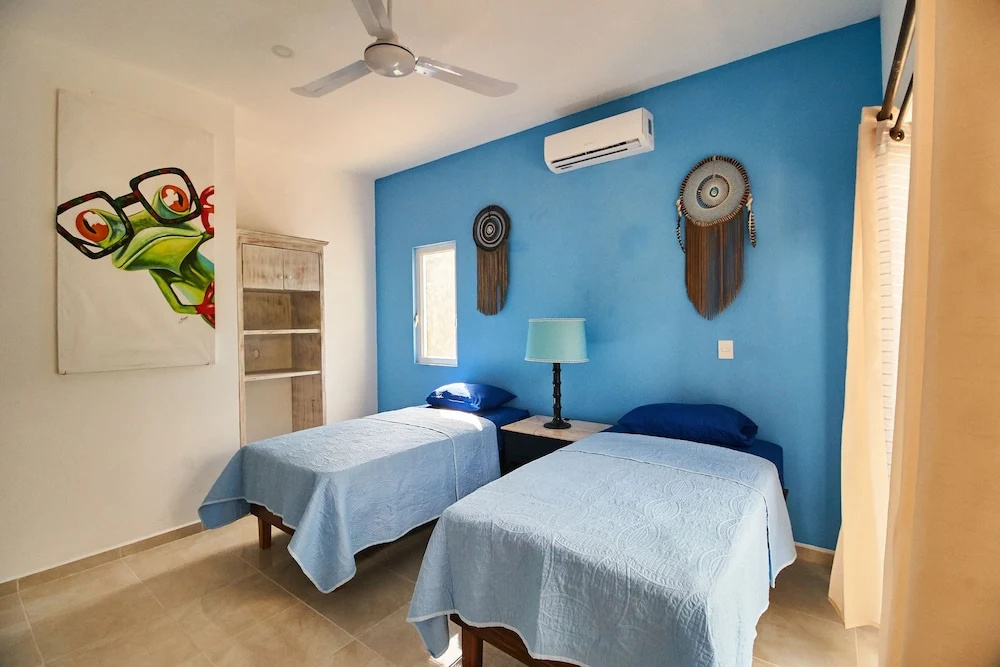 Standard Family room with garden view