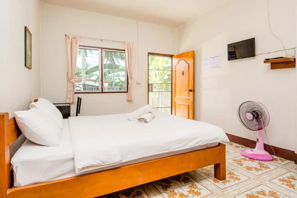 Sarm Mork Guesthouse - Chambres