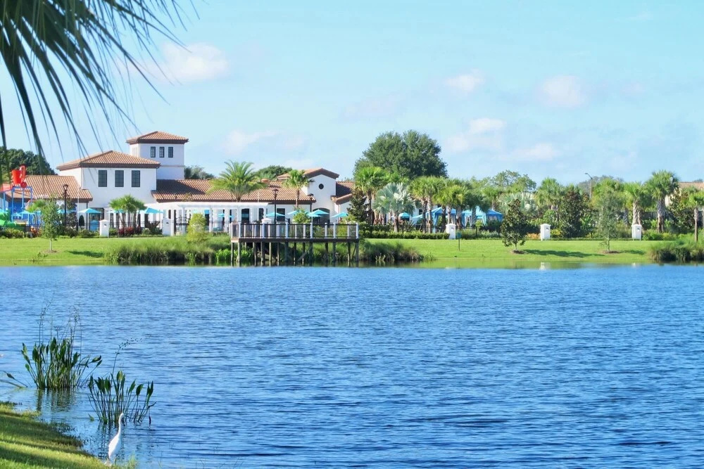 8BR Home - Near Disney - Private Pool and Hot Tub