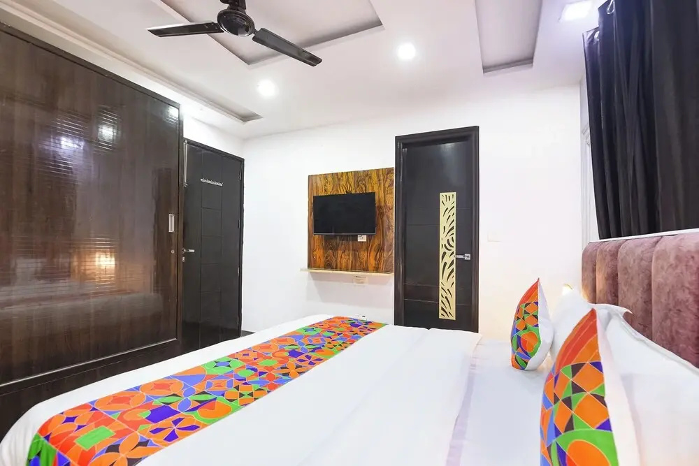 FabHotel Celebration Home New Delhi