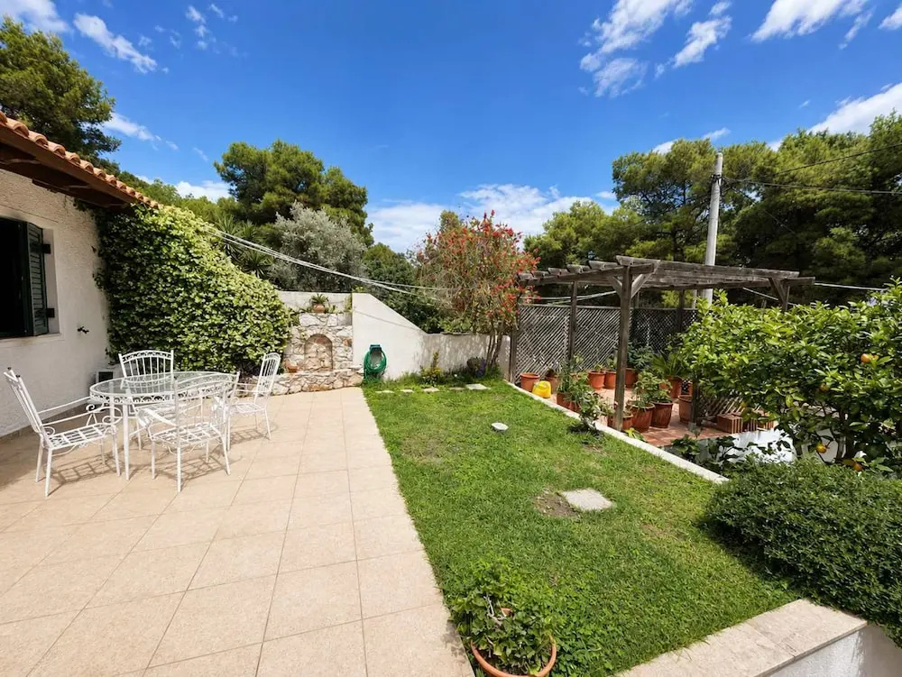 Perivolakia Garden View - Rafina Stay Near Airport