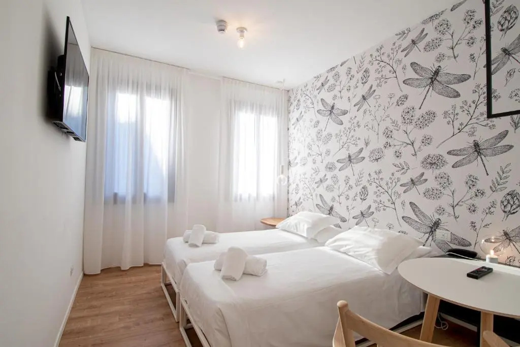 Double room (full double bed)