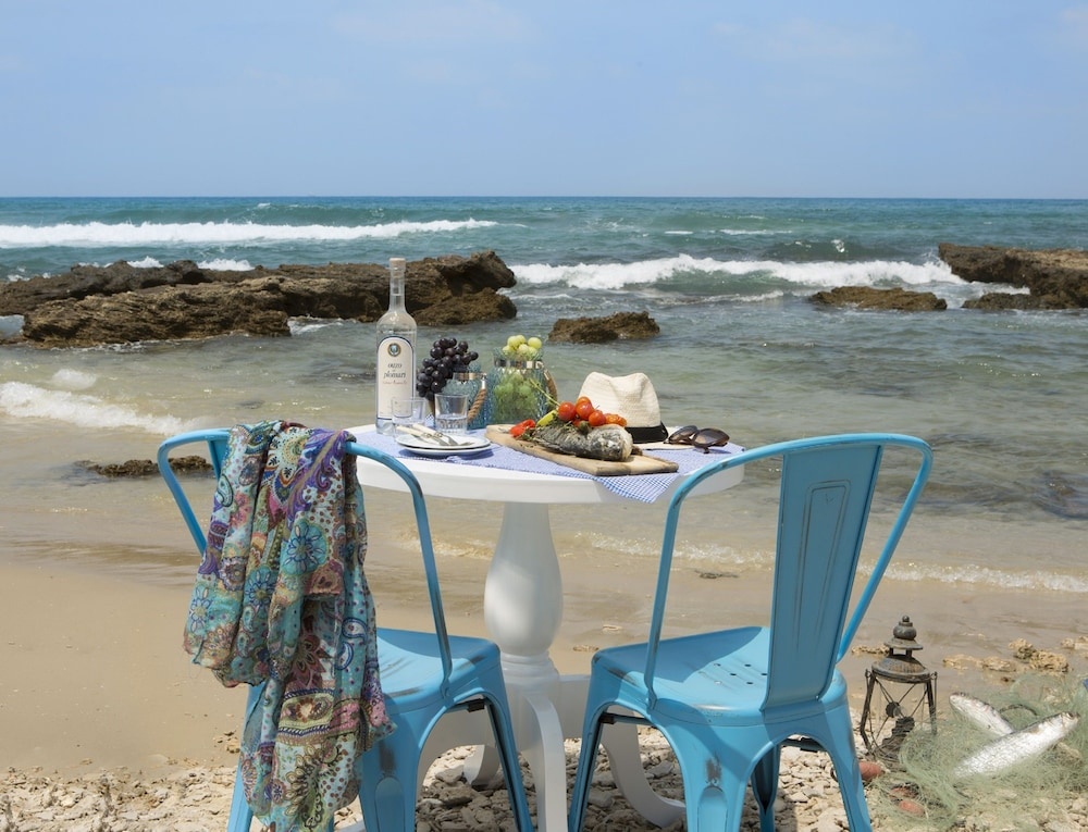 Beach & Waterfront