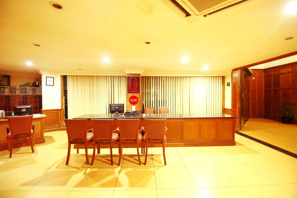 Lobby & Reception
