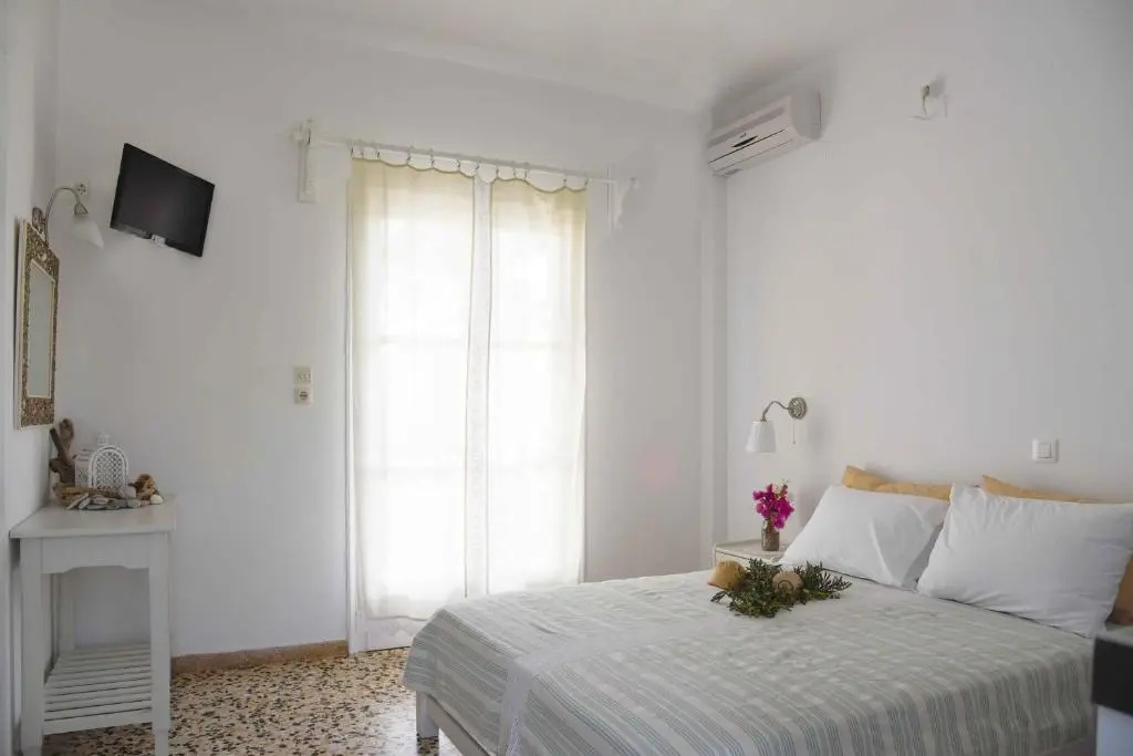 Flora & Agelos Studios - Chambres