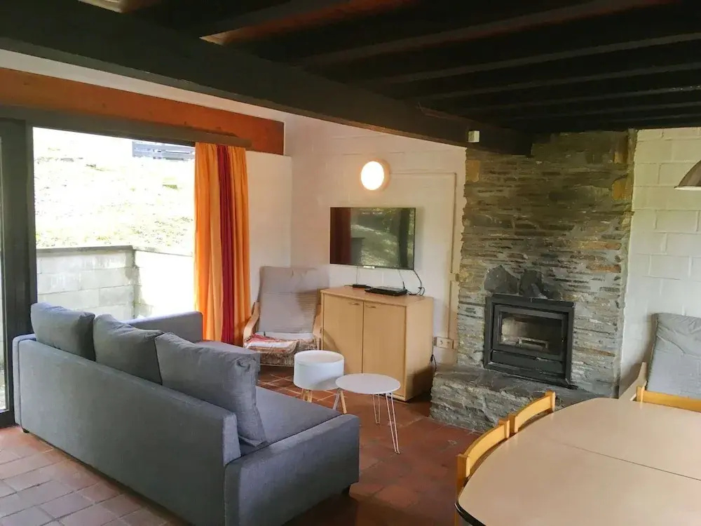 Nicely Furnished Bungalow with Fireplace near Maas - фото 4