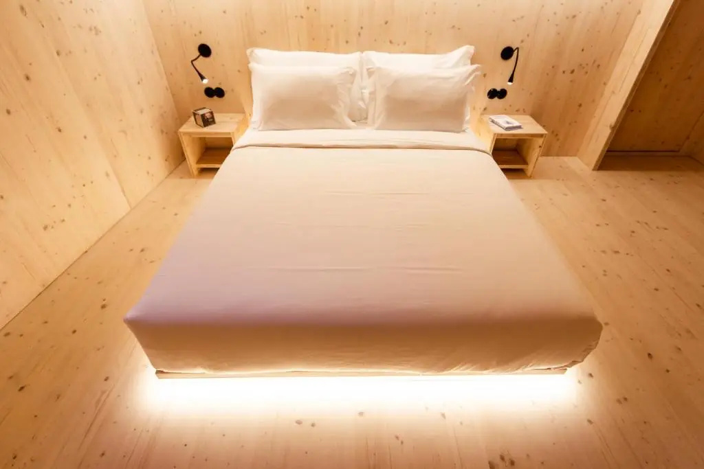 Deluxe Double Box (full double bed)