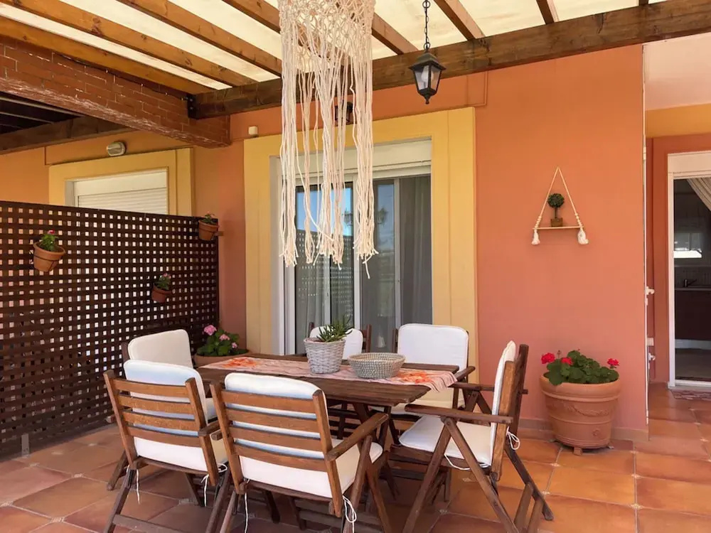 Cozy Dora's Beach House Offers Panoramic Views of Sea!