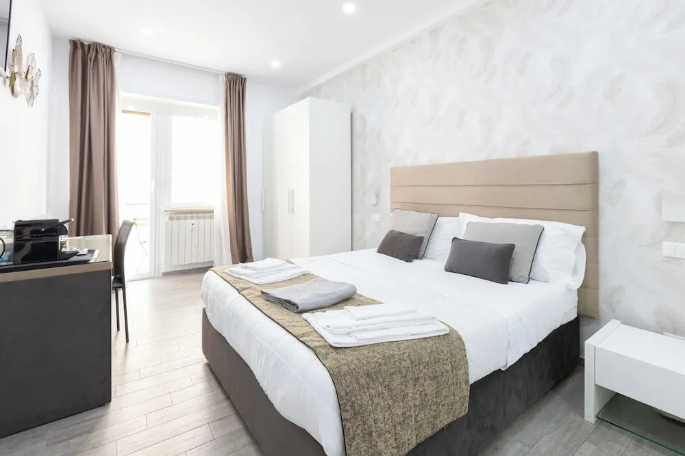 Superior Double room with balcony (full double bed)