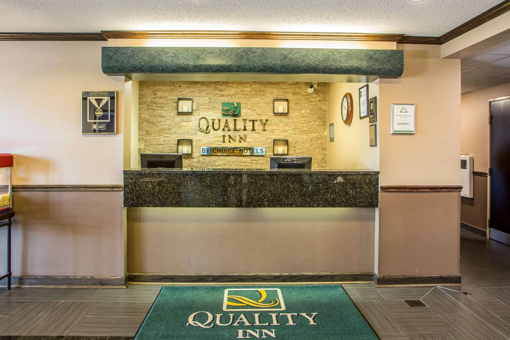 Lobby & Reception