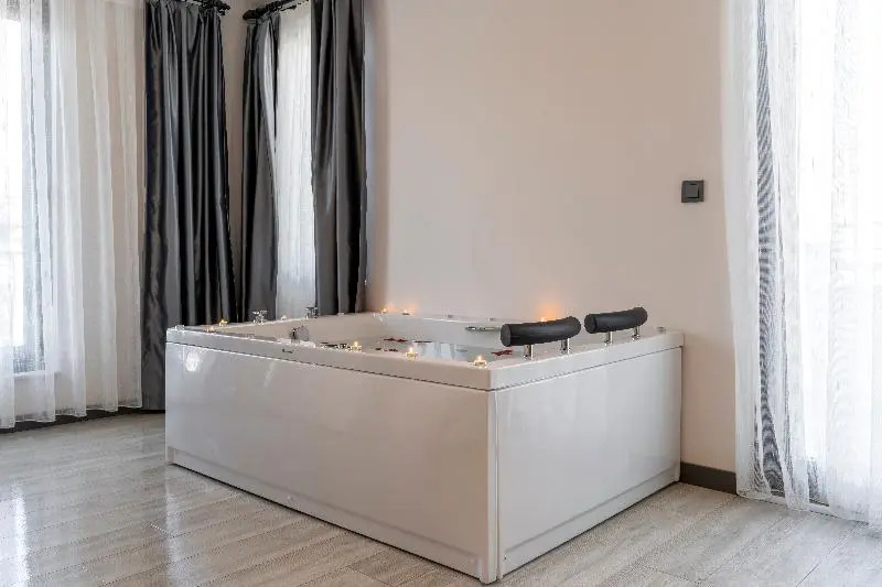 1 Bedroom Suite with balcony