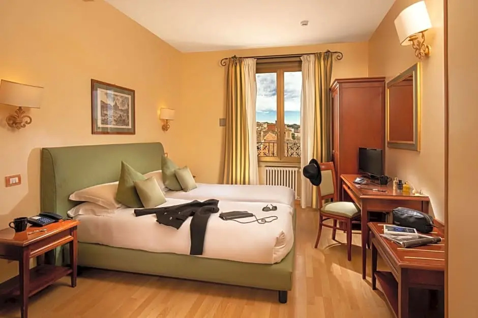 Double room (twin beds)