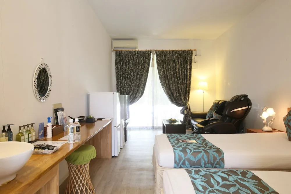 Deluxe Double room with balcony twin beds