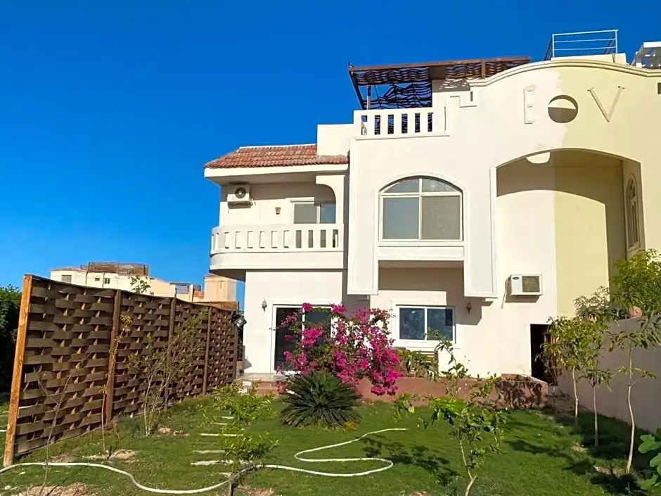 Elgouna way - Private studio with roof