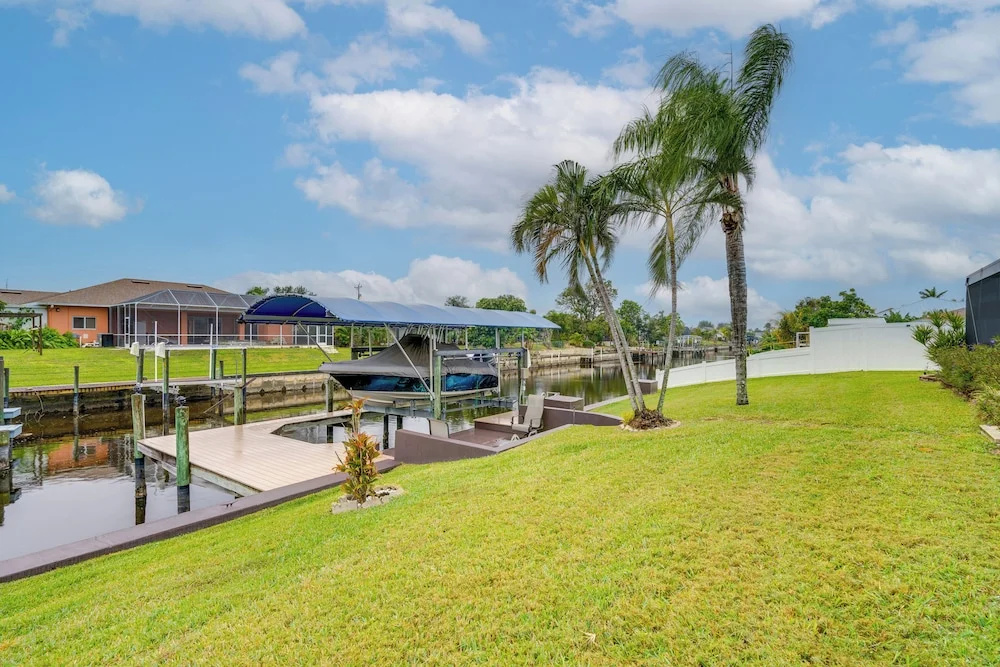 Dock & Dolphin Sightings! Cape Coral Family Escape