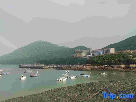 Beach & Waterfront