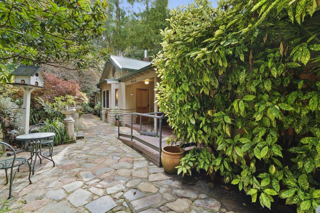 Linden Gardens Rainforest Retreat image