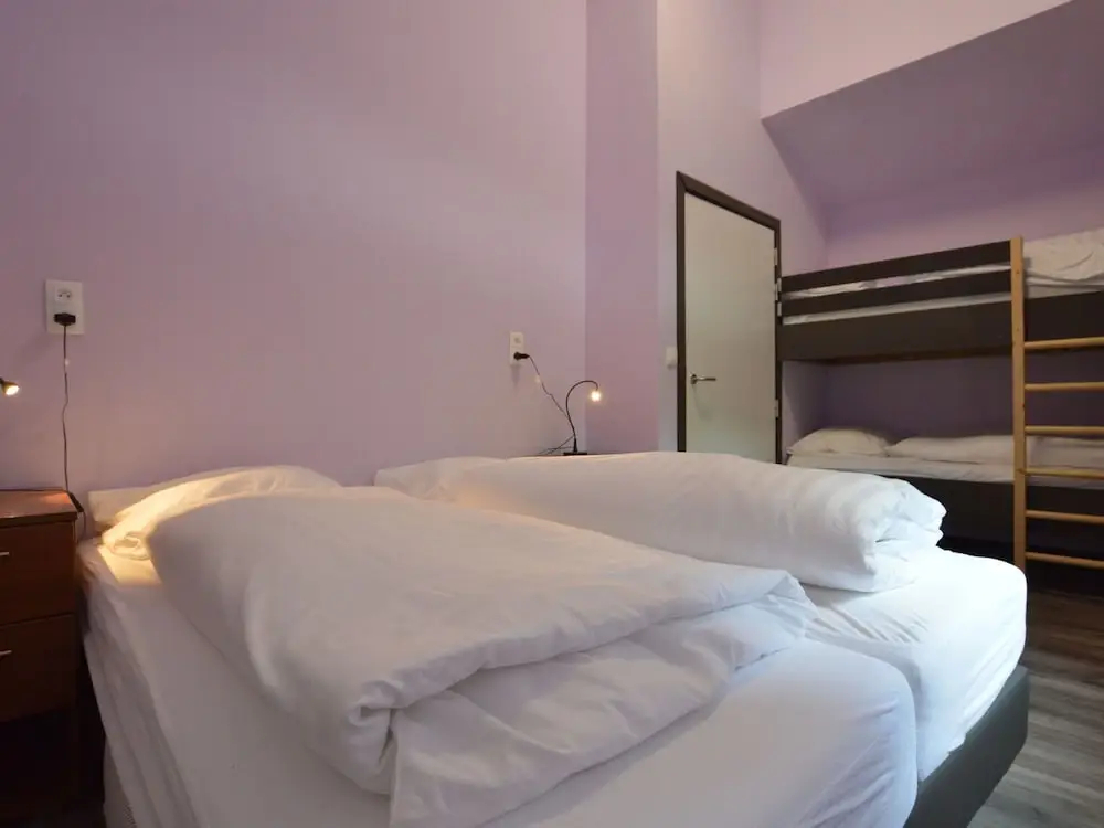 Luxurious Holiday Home with Swimming Pool in Hechtel-Eksel - фото 39