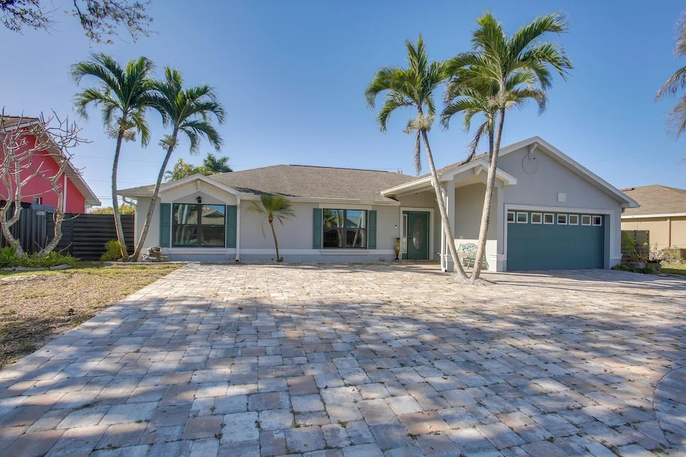 3 Mi to Sun Splash Waterpark! Family Haven w/ Pool
