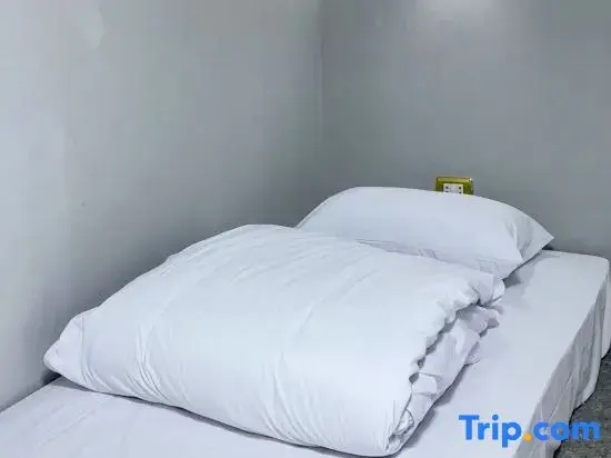 Bed in Dorm (male dorm)