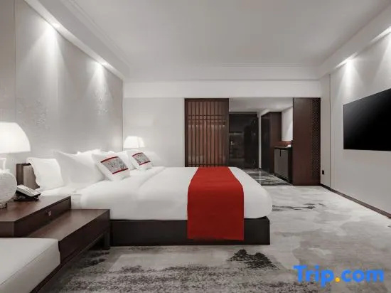 Deluxe Double room with lake view (full double bed)