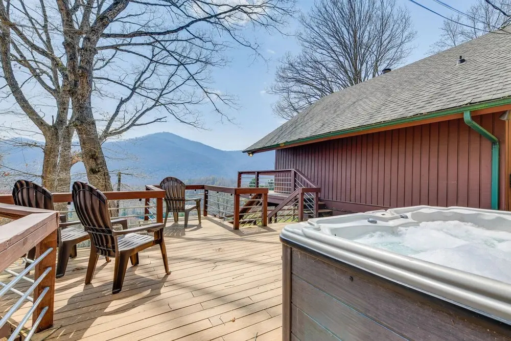Maggie Valley Gem w/ Blue Ridge Mtn View + Hot Tub