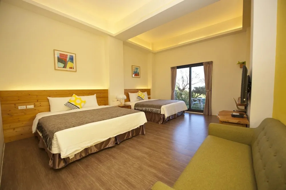 Standard Quadruple room with balcony and with sea view