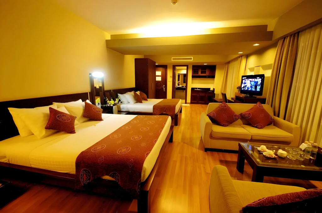 Отель Asia Paradise Hotel в Нячанге