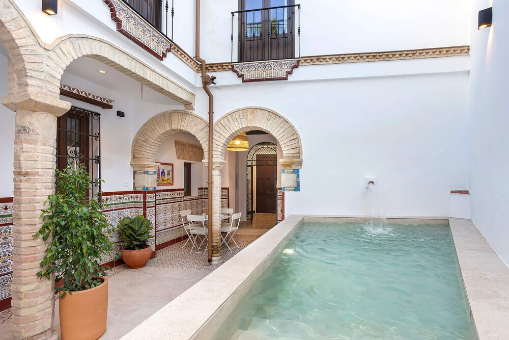 Exclusive 5 Rooms Traditional House in Cordoba. Casa San Pedro