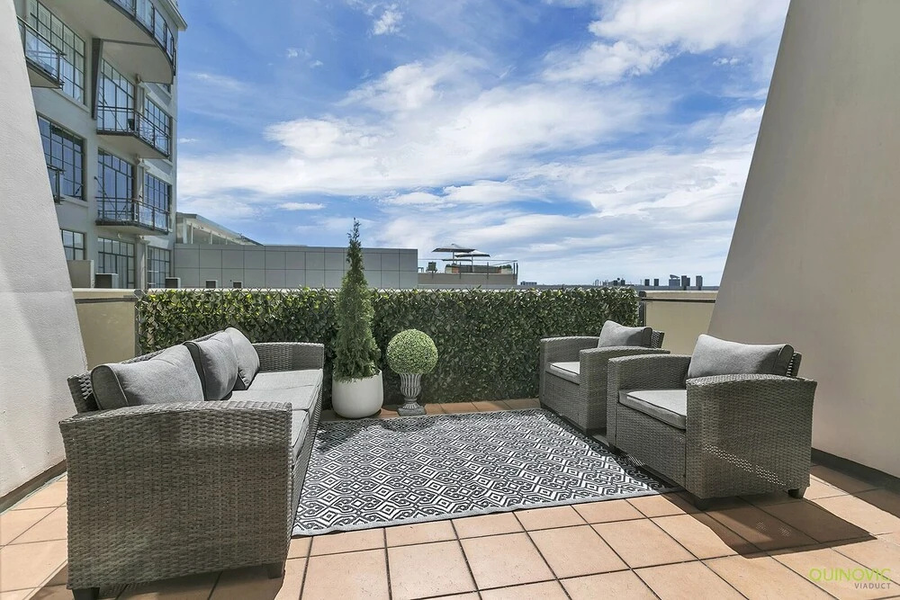 QV Lovely Sunny 1-bedroom in CBD 1025
