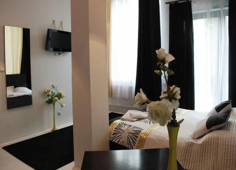 Hotel Black & White - Général