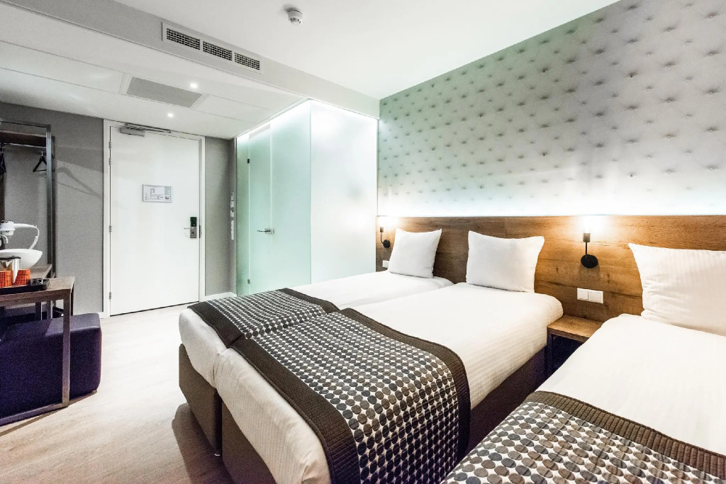 Triple room