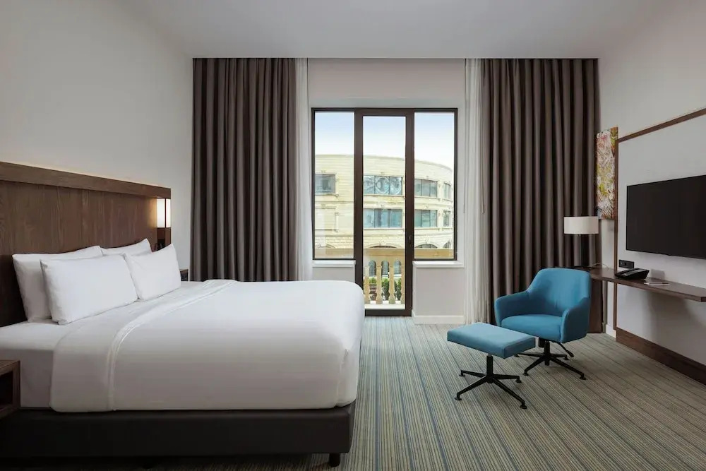 Двухместный номер Superior с видом на город двуспальная кровать в Отель Courtyard by Marriott Baku