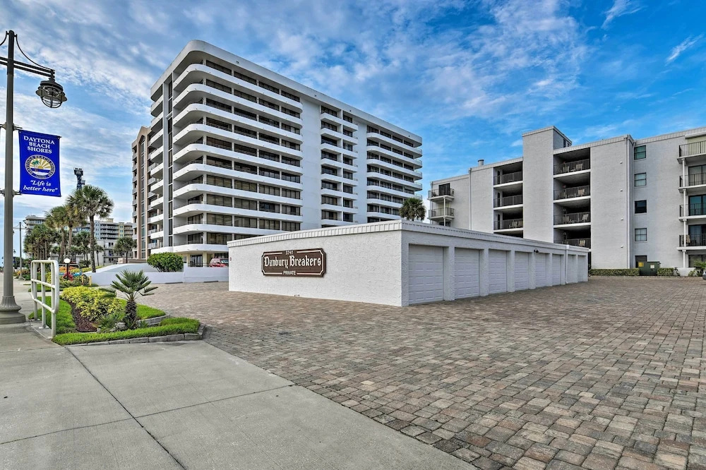 Pool Access! Oceanfront Daytona Beach Shores Gem